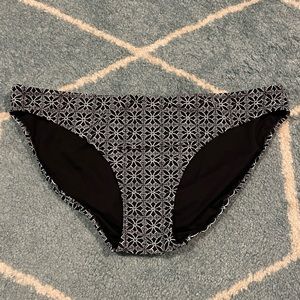 Old Navy Bikini Bottom. Black & White Floral Design. Size XL. New without Tags